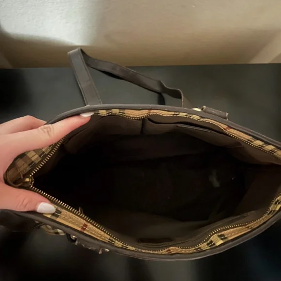 Burberry handbag - Picture 3 of 3